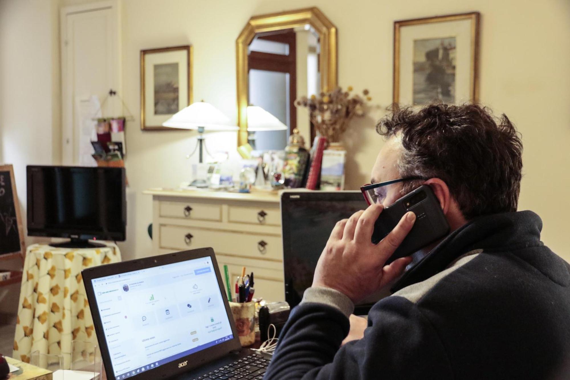 Le Finestre Sul Borgo Rooms Πεσκιέρα ντελ Γκάρντα Εξωτερικό φωτογραφία